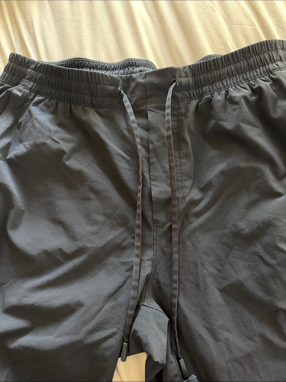 lululemon athletica Men’s black Drawstring Joggers - Picture 3 of 3